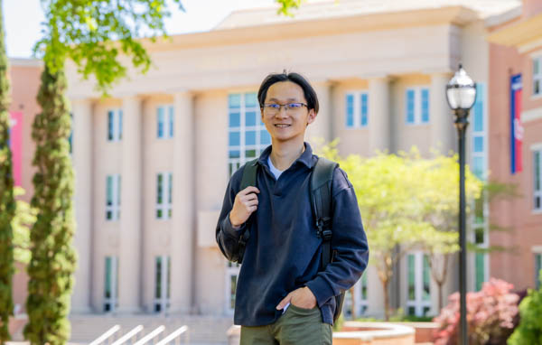 Paul Nguyen, an engineering and music student at the 69þƷ, earned a 2024 Goldwater Scholarship based on his undergraduate research in protein biophysics.
